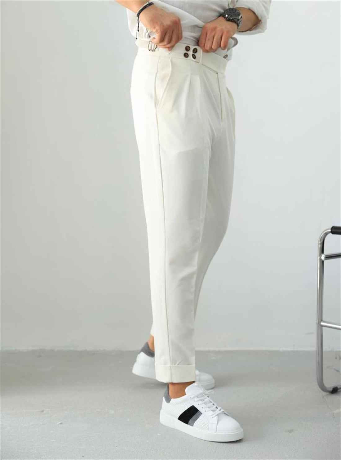 Pantalon plissé en tissu à double bouton