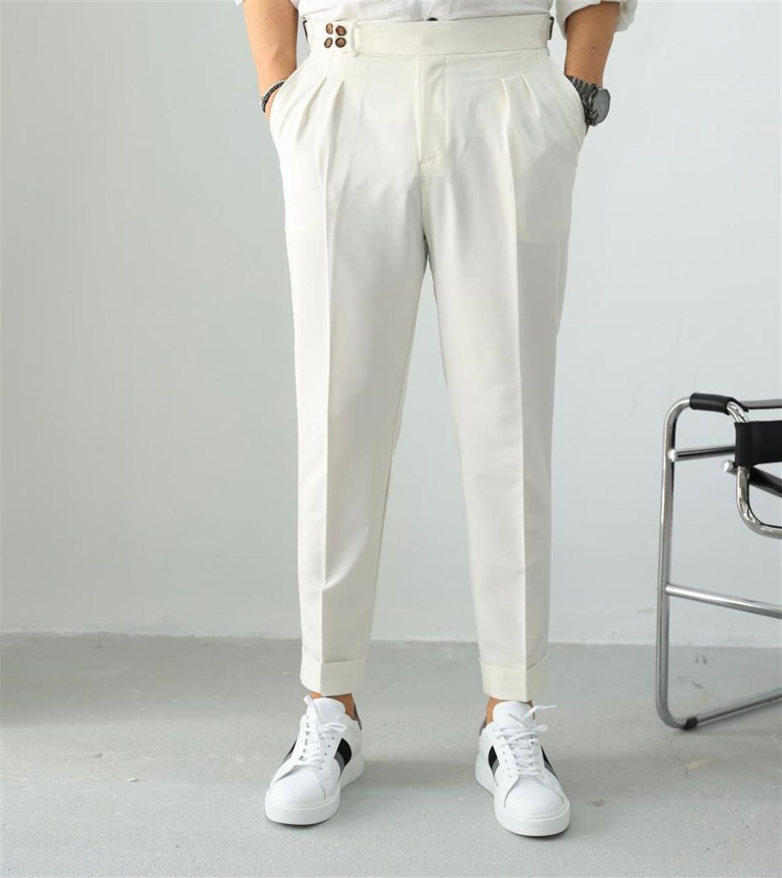 Pantalon plissé en tissu à double bouton